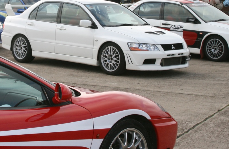 Ferrari 360 v Mitsubishi Evo